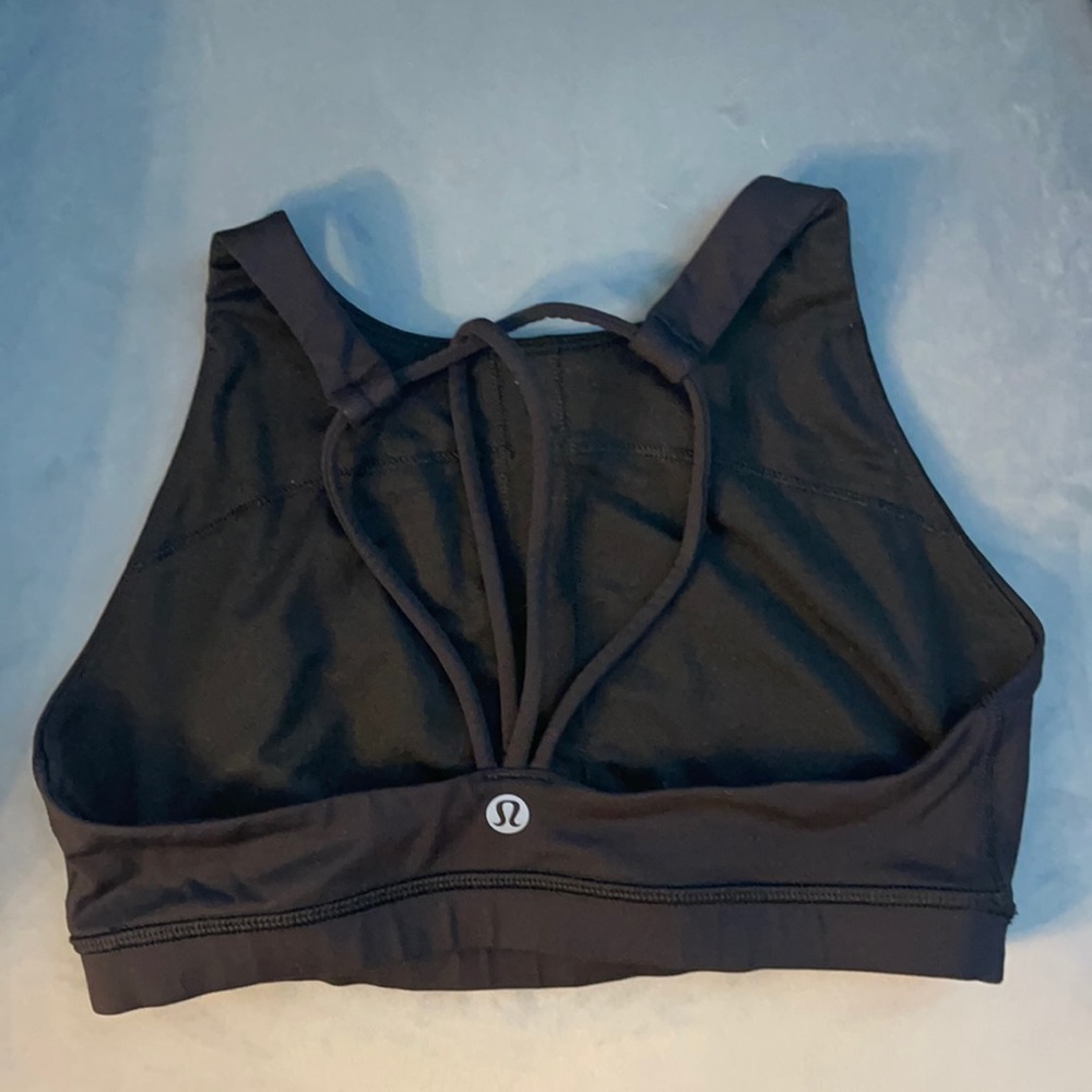 Lululemon sports bra size 4